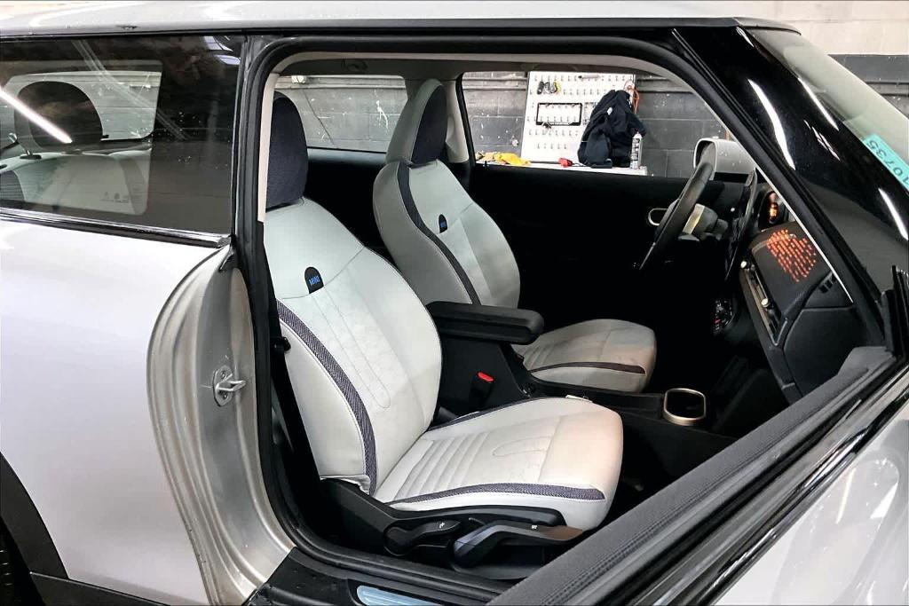 used 2025 MINI Hardtop car, priced at $29,992