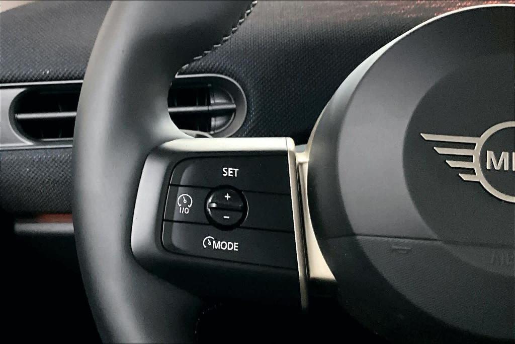 used 2025 MINI Hardtop car, priced at $29,992