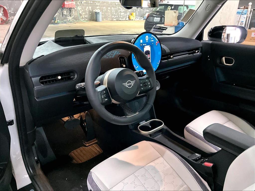 used 2025 MINI Hardtop car, priced at $29,992