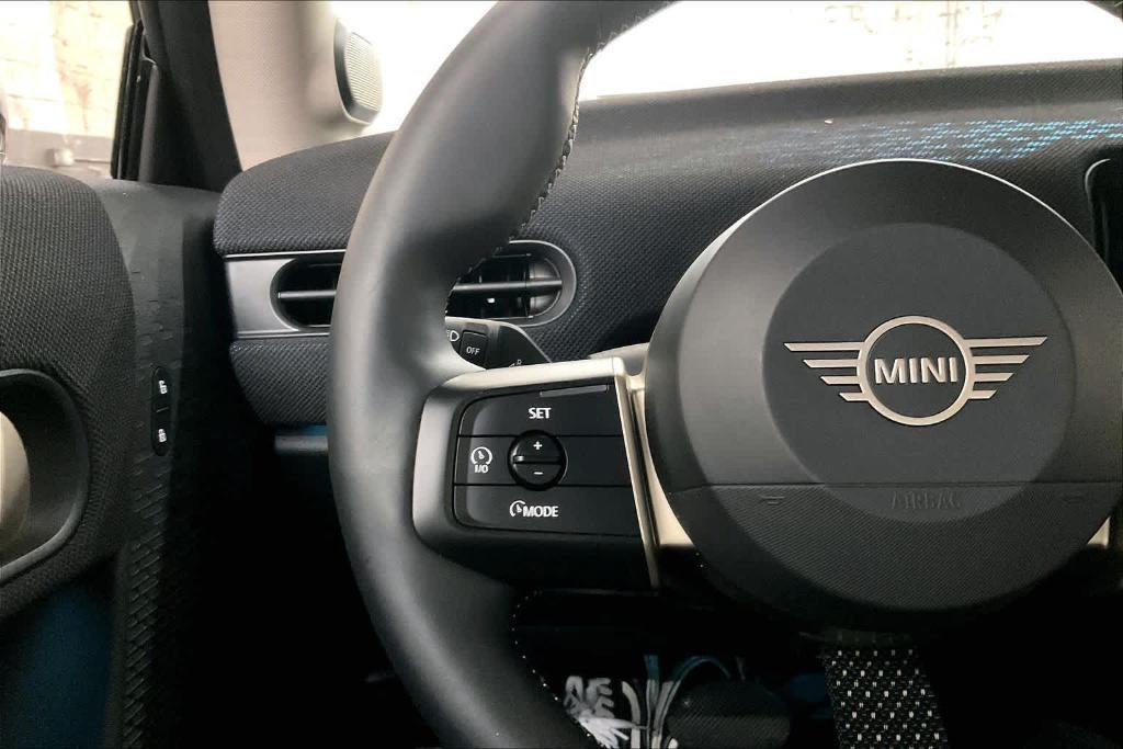 used 2025 MINI Hardtop car, priced at $32,992