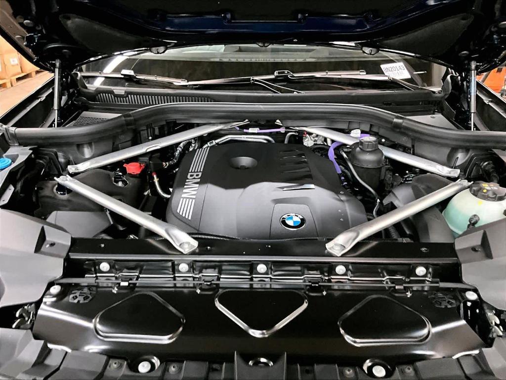 new 2026 BMW X7 car, priced at $101,040