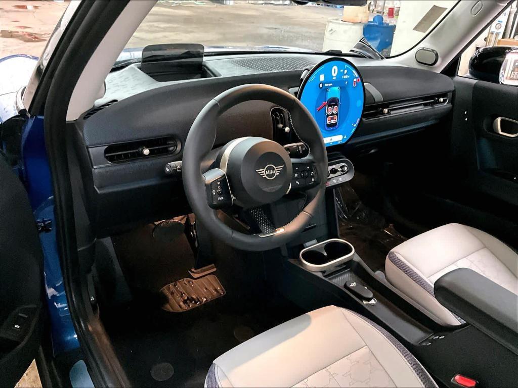 used 2025 MINI Hardtop car, priced at $29,992