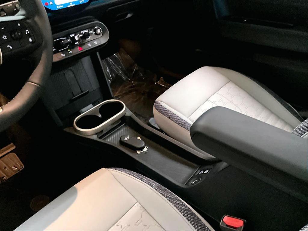 used 2025 MINI Hardtop car, priced at $29,992