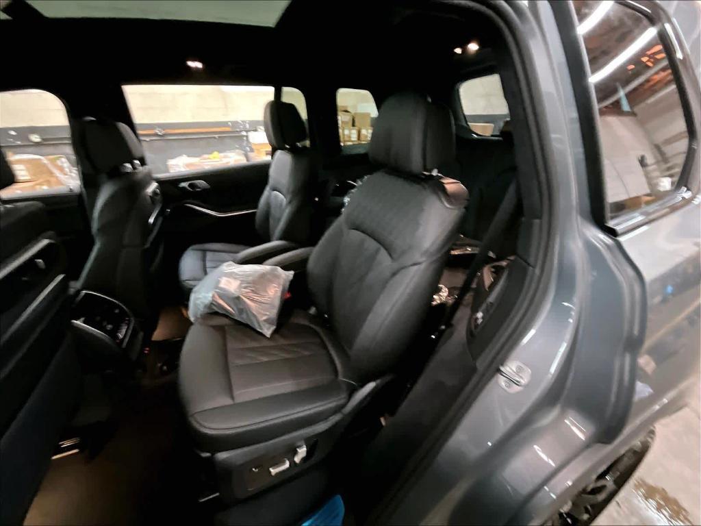 new 2026 BMW X7 car, priced at $124,115