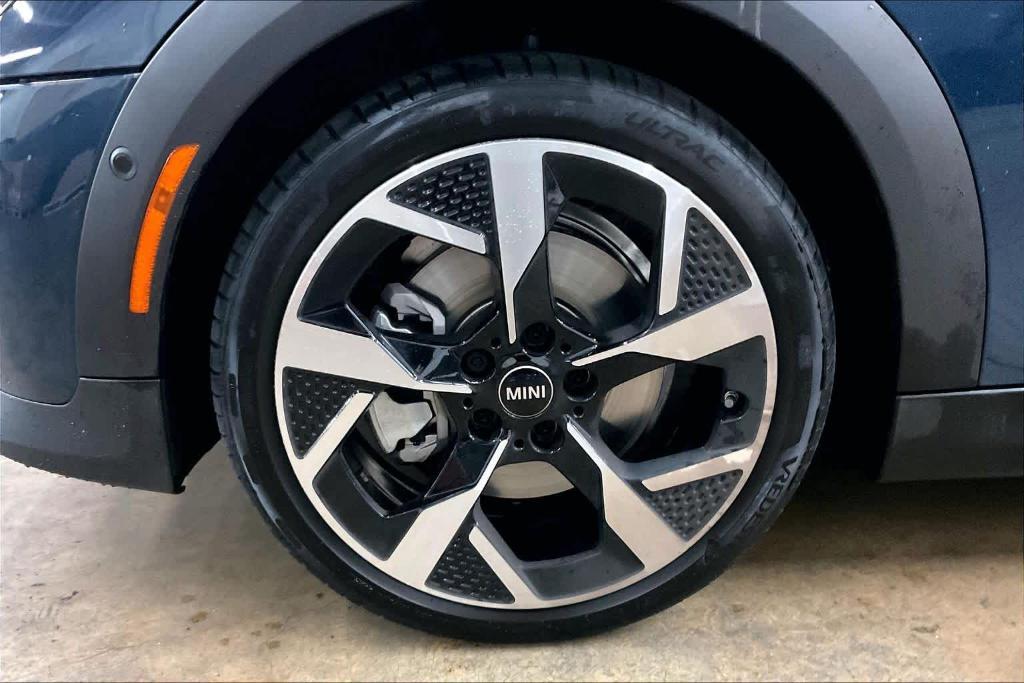 used 2025 MINI Hardtop car, priced at $32,363