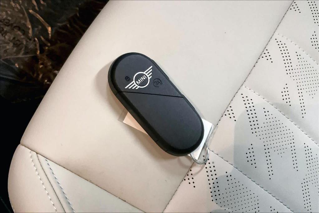 used 2025 MINI Hardtop car, priced at $32,363