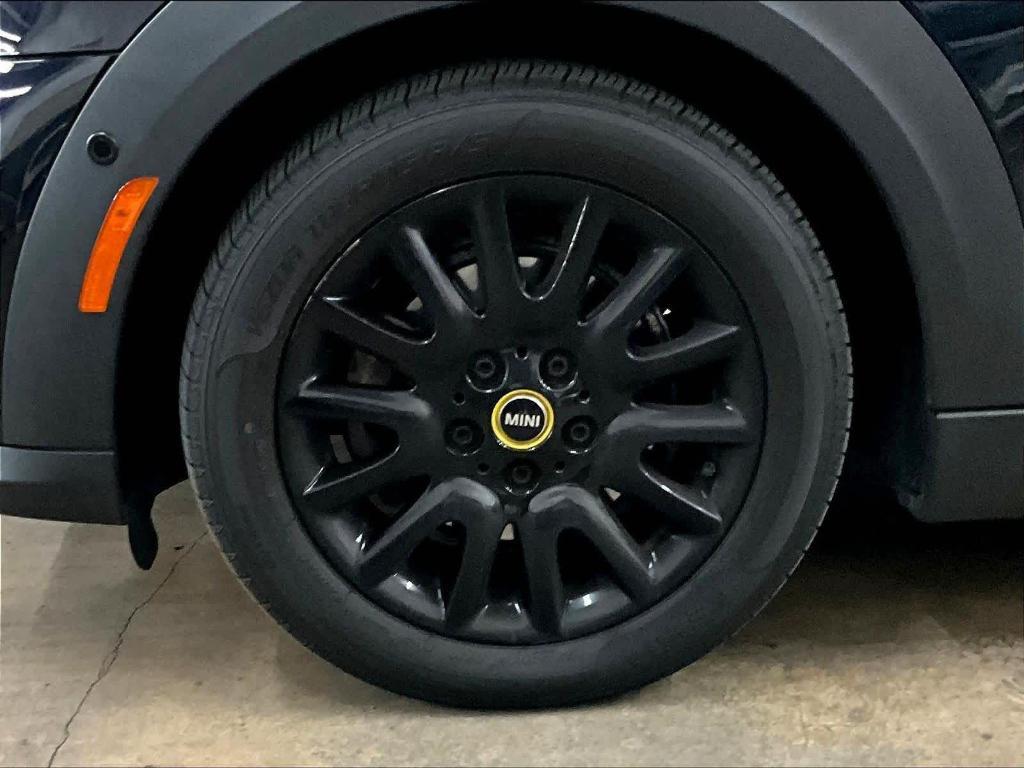 used 2022 MINI SE Hardtop car, priced at $20,495