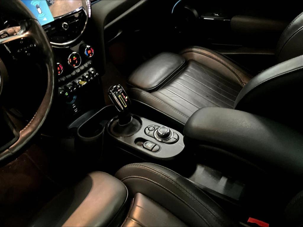 used 2022 MINI SE Hardtop car, priced at $20,495