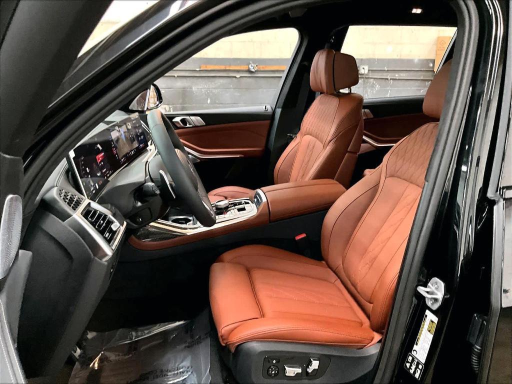 new 2026 BMW X7 car, priced at $127,600