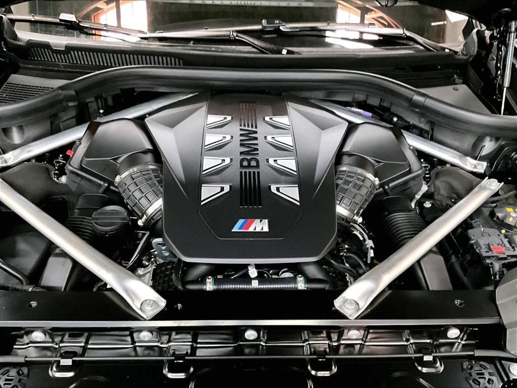 new 2026 BMW X7 car, priced at $127,600