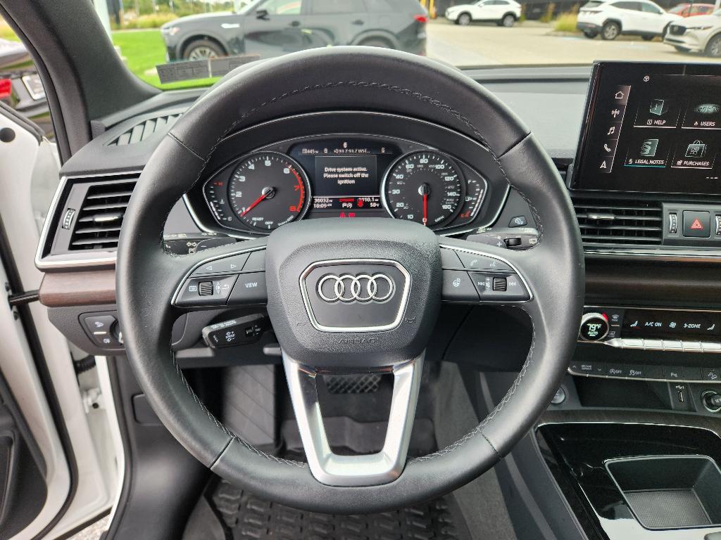 Audi Q5 view 18