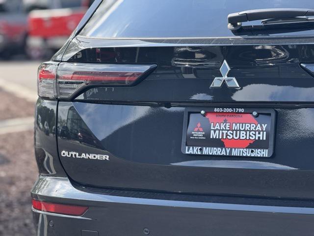 new 2025 Mitsubishi Outlander car, priced at $39,940