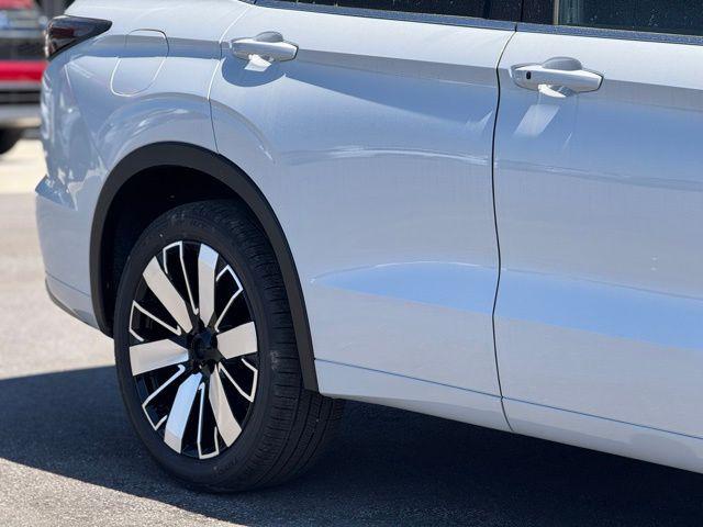 new 2026 Mitsubishi Outlander car, priced at $42,355