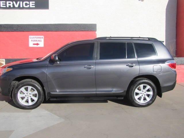 used 2012 Toyota Highlander car, priced at $9,995