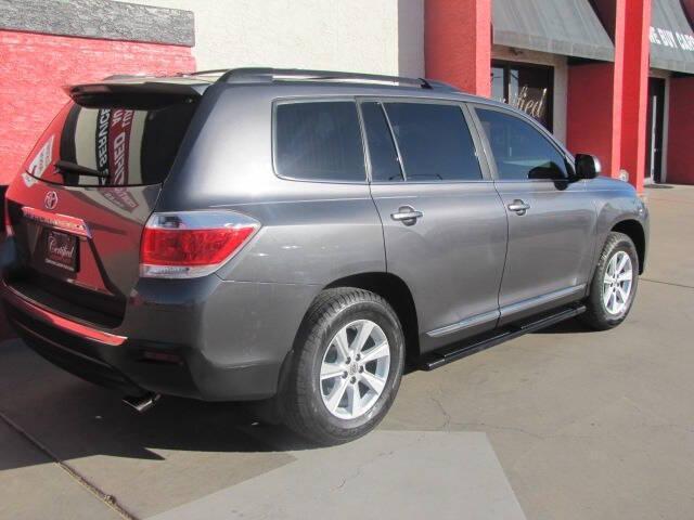 used 2012 Toyota Highlander car, priced at $9,995