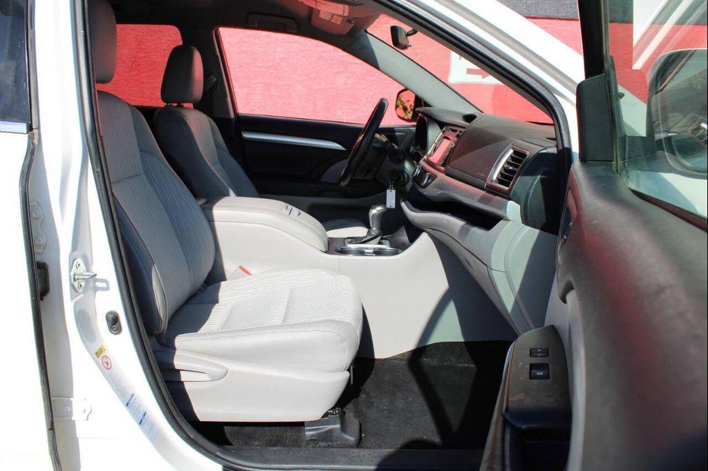 used 2015 Toyota Highlander car, priced at $12,895