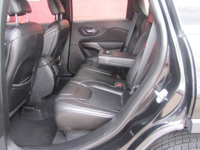 used 2019 Jeep Cherokee car, priced at $10,995