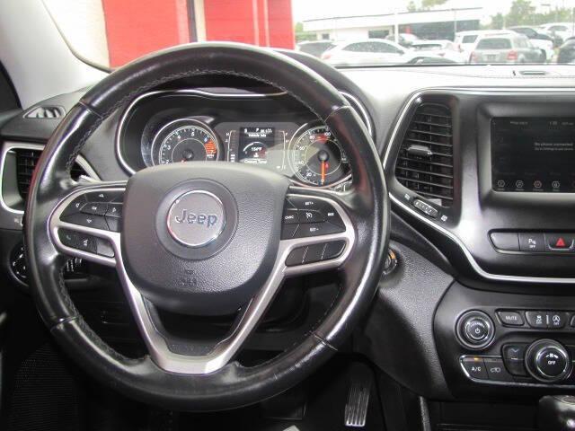 used 2019 Jeep Cherokee car, priced at $10,995
