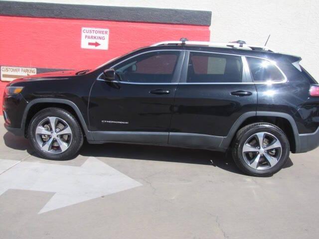 used 2019 Jeep Cherokee car, priced at $10,995