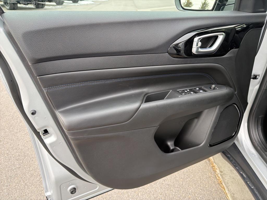 new 2026 Jeep Compass car, priced at $35,027