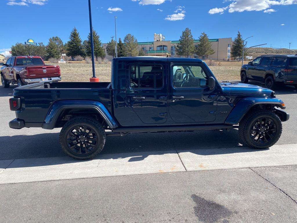 new 2025 Jeep Gladiator car, priced at $35,682
