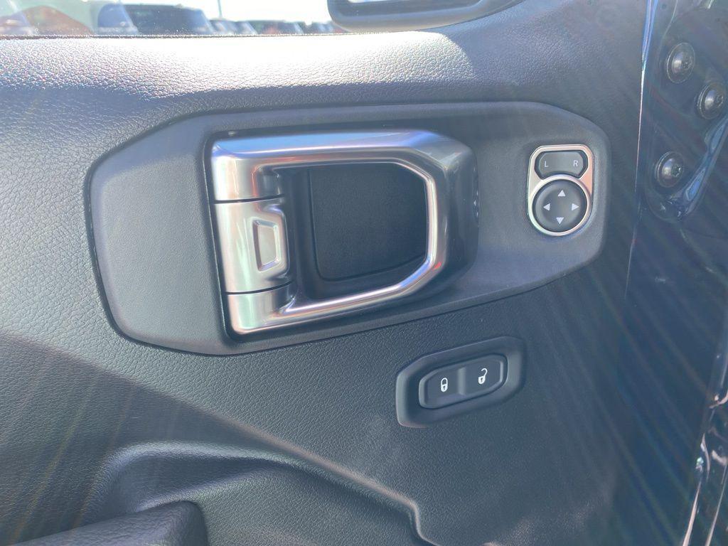 new 2025 Jeep Gladiator car, priced at $35,682