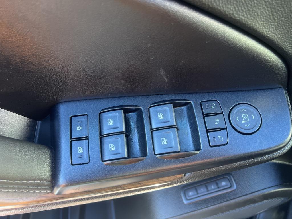 used 2019 GMC Yukon XL car, priced at $44,276