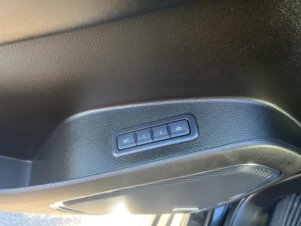 used 2019 GMC Yukon XL car, priced at $44,276