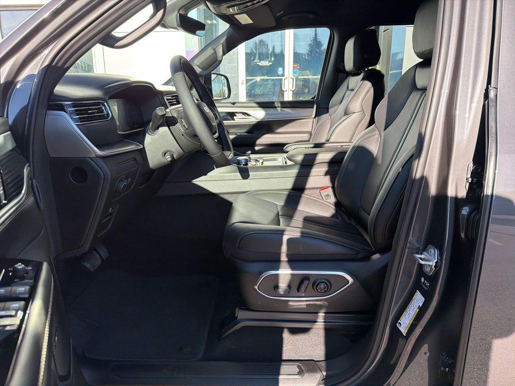 new 2026 Jeep Grand Wagoneer car, priced at $70,152