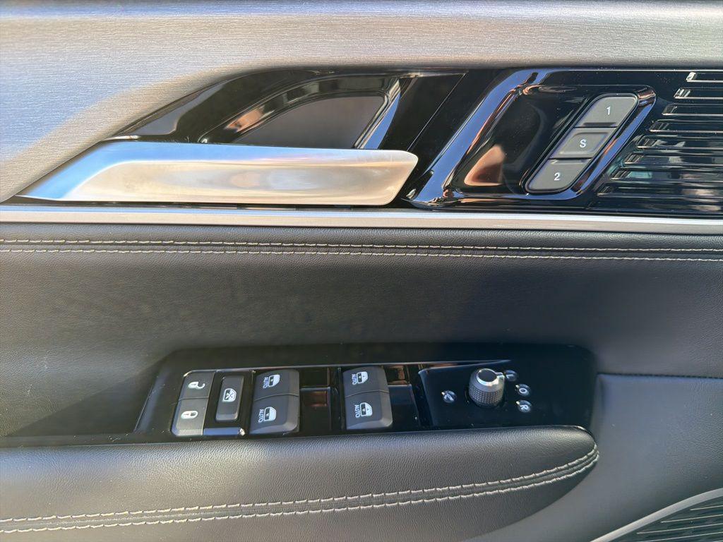 new 2026 Jeep Grand Wagoneer car, priced at $70,152