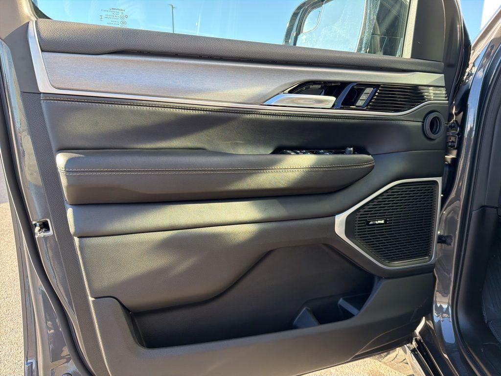 new 2026 Jeep Grand Wagoneer car, priced at $70,152