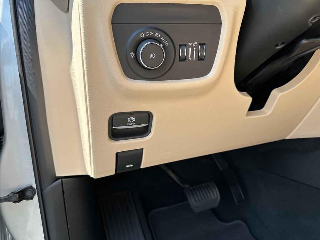 new 2025 Jeep Grand Cherokee L car, priced at $46,397