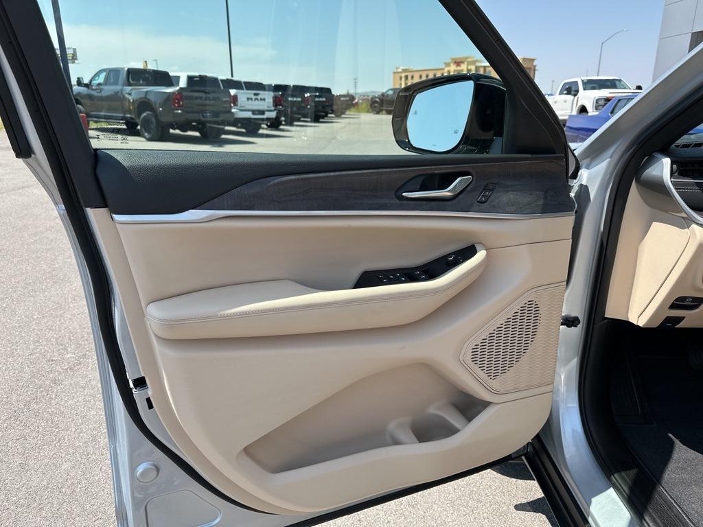 new 2025 Jeep Grand Cherokee L car, priced at $46,397