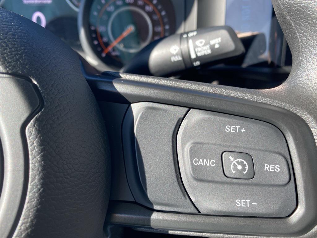 new 2025 Jeep Gladiator car, priced at $38,422