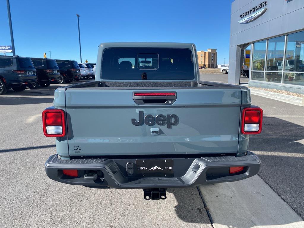new 2025 Jeep Gladiator car, priced at $38,422