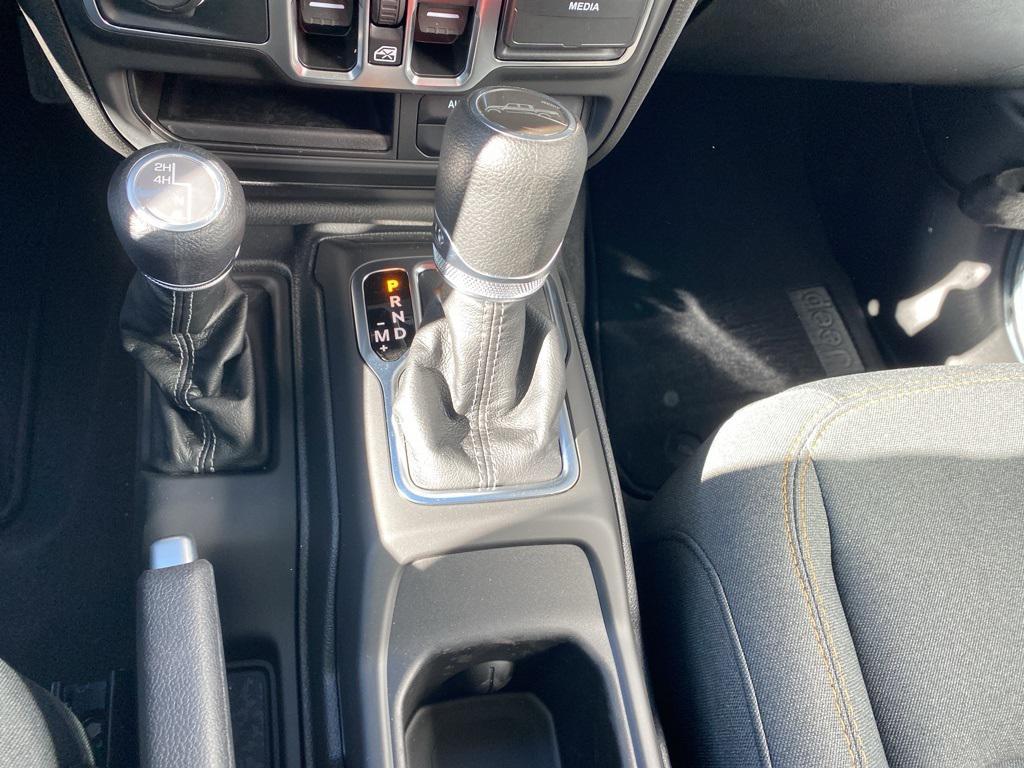 new 2025 Jeep Gladiator car, priced at $38,422