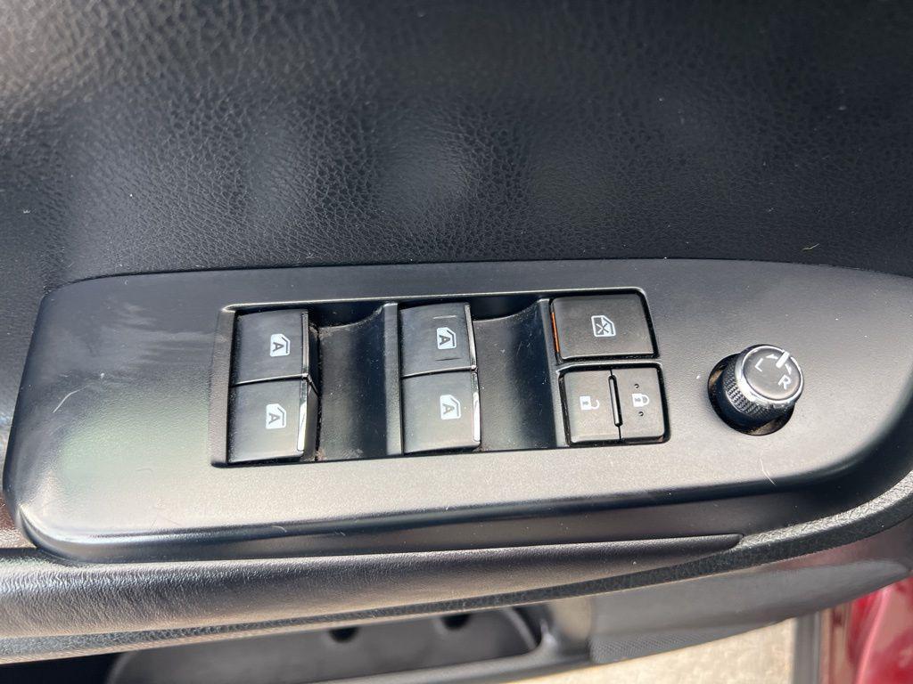 used 2017 Toyota Highlander car, priced at $21,119