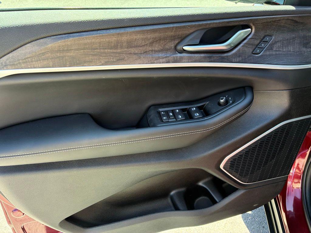 new 2026 Jeep Grand Cherokee L car, priced at $45,690