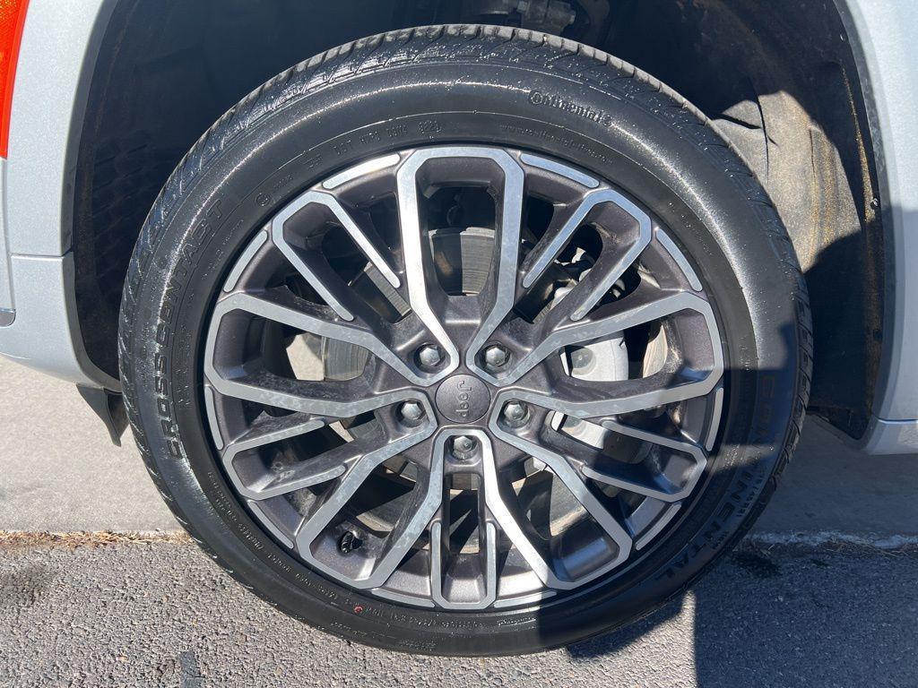 used 2024 Jeep Grand Cherokee L car, priced at $50,667