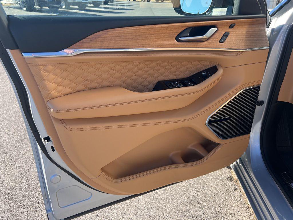 used 2024 Jeep Grand Cherokee L car, priced at $50,667