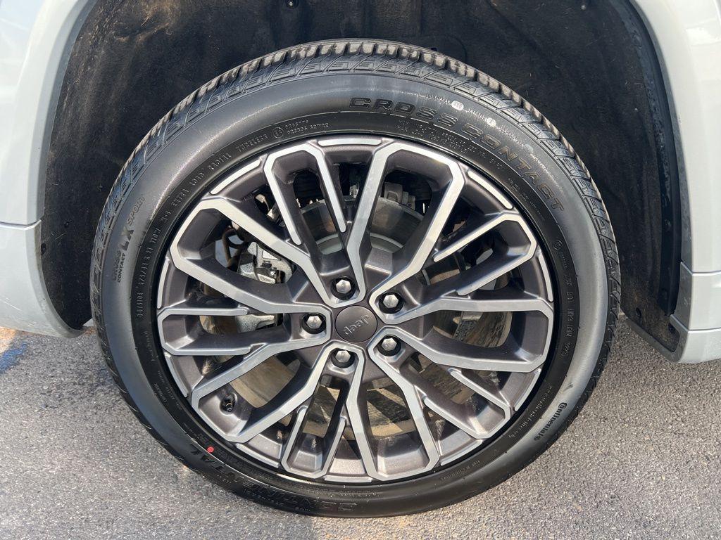 used 2024 Jeep Grand Cherokee L car, priced at $50,667