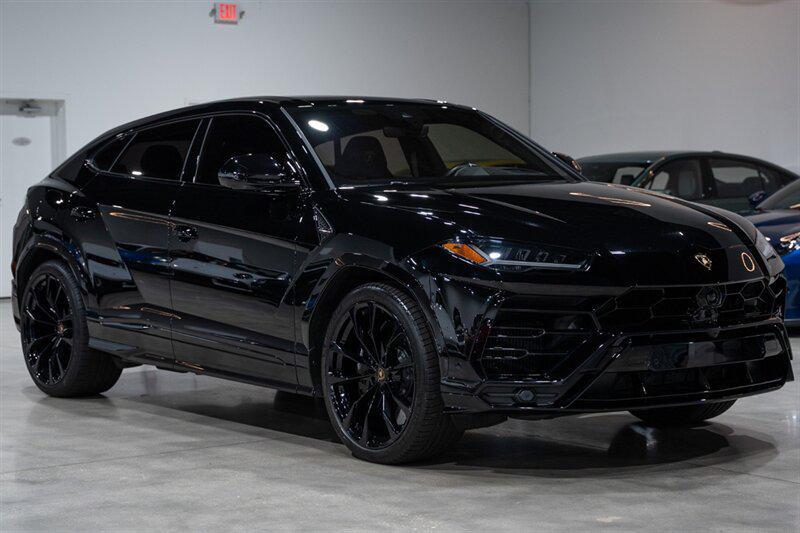 used 2022 Lamborghini Urus car, priced at $215,990