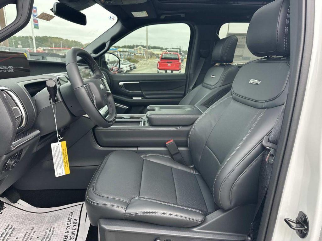 new 2025 Ford Expedition car, priced at $77,028