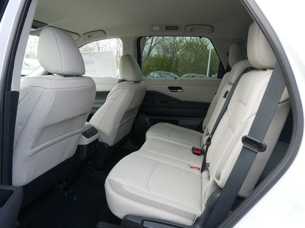 new 2025 Nissan Pathfinder car, priced at $38,928