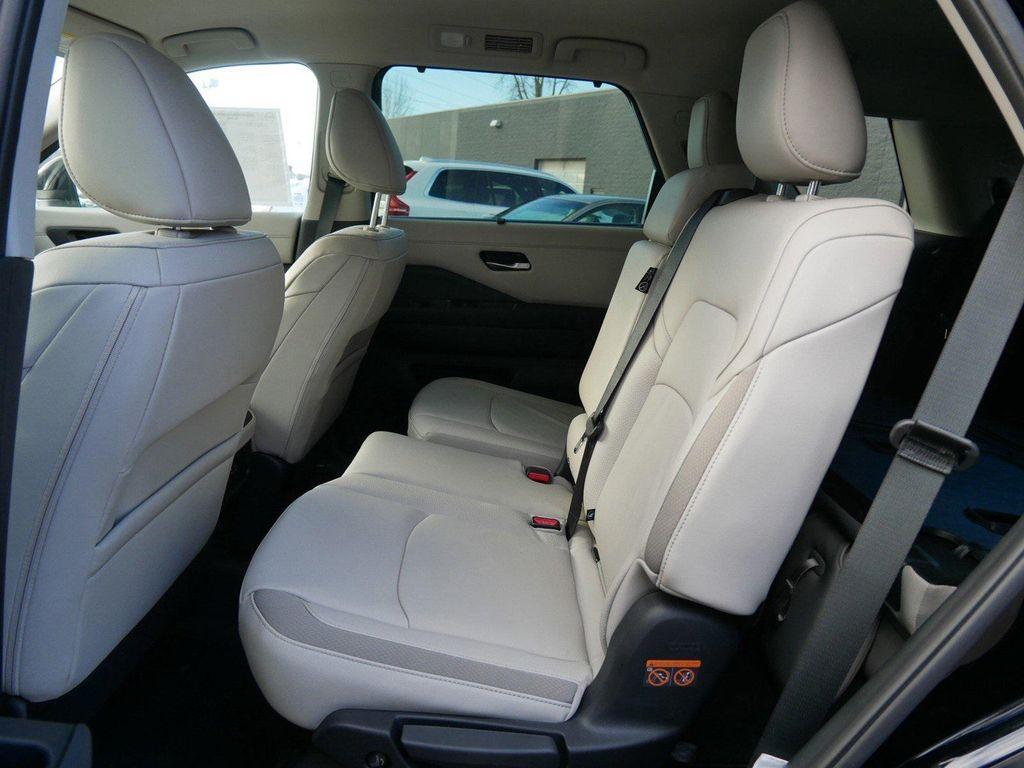 new 2025 Nissan Pathfinder car, priced at $38,461