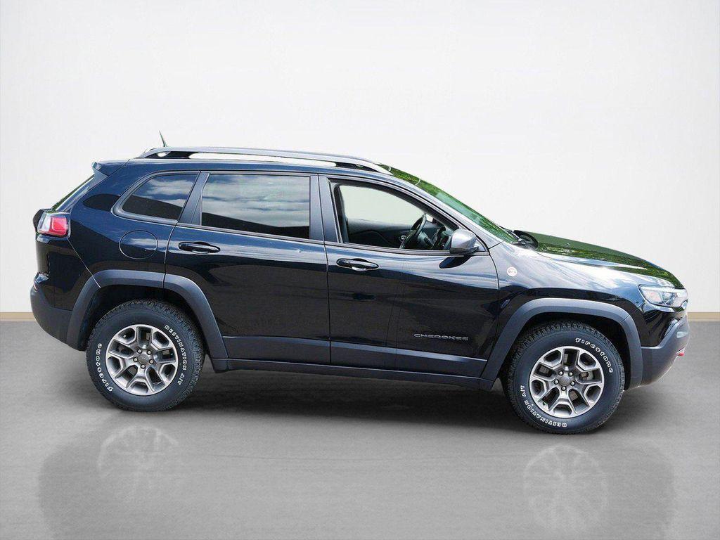 used 2020 Jeep Cherokee car, priced at $20,179