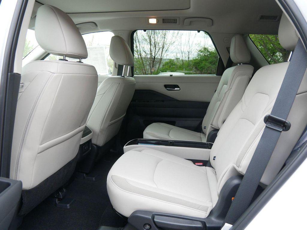 new 2026 Nissan Pathfinder car, priced at $44,075