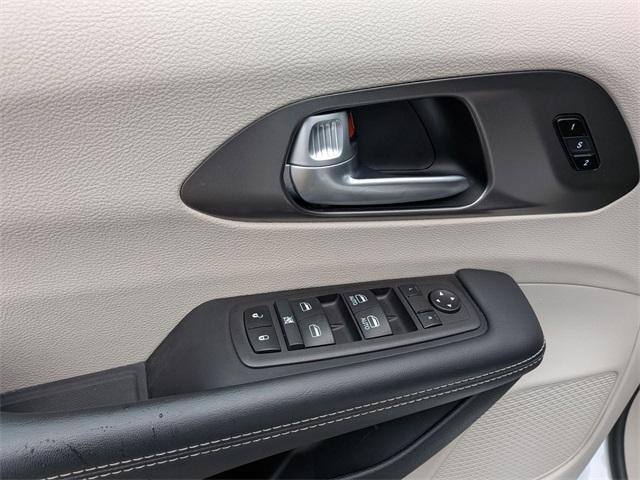 used 2024 Chrysler Pacifica car, priced at $27,300