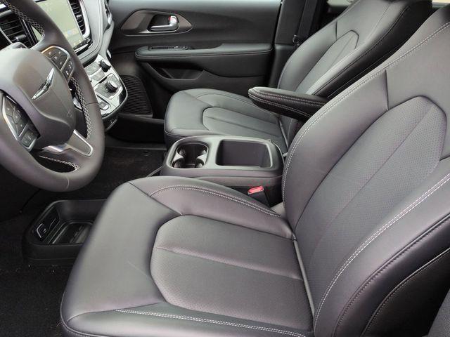 new 2026 Chrysler Pacifica car, priced at $43,975