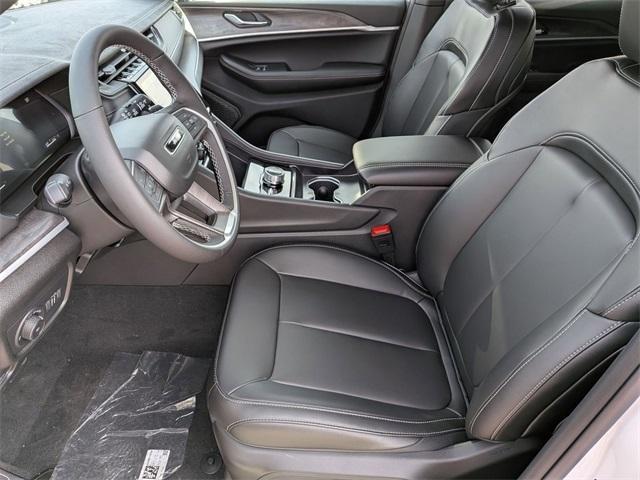 new 2025 Jeep Grand Cherokee car, priced at $41,176